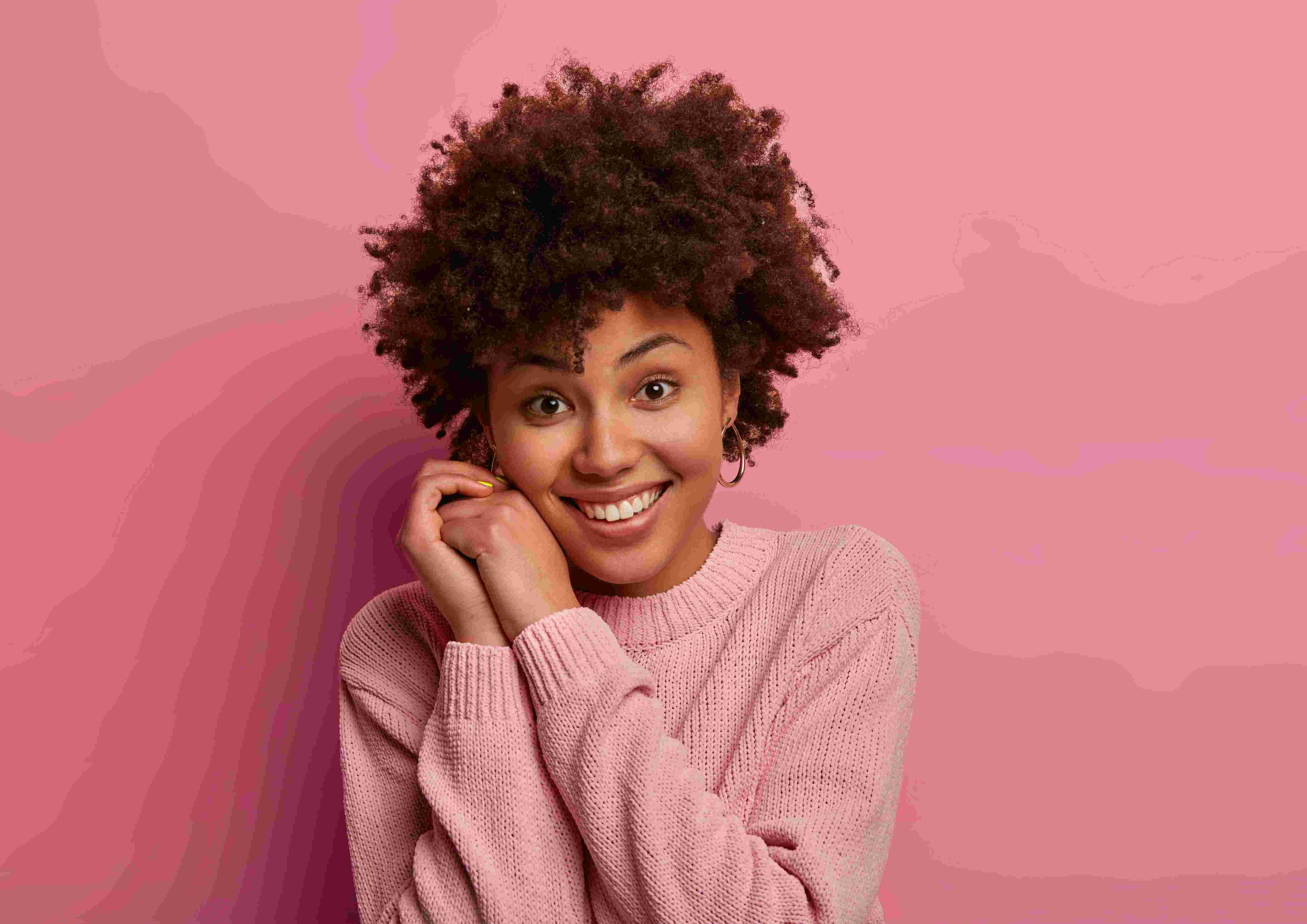 With our conditioners: prevent dry, unnecessarily frizzy and damaged hair. The holy grail of hair care products, our Leave-In Conditioner treats your curls with a refreshing & restorative hair